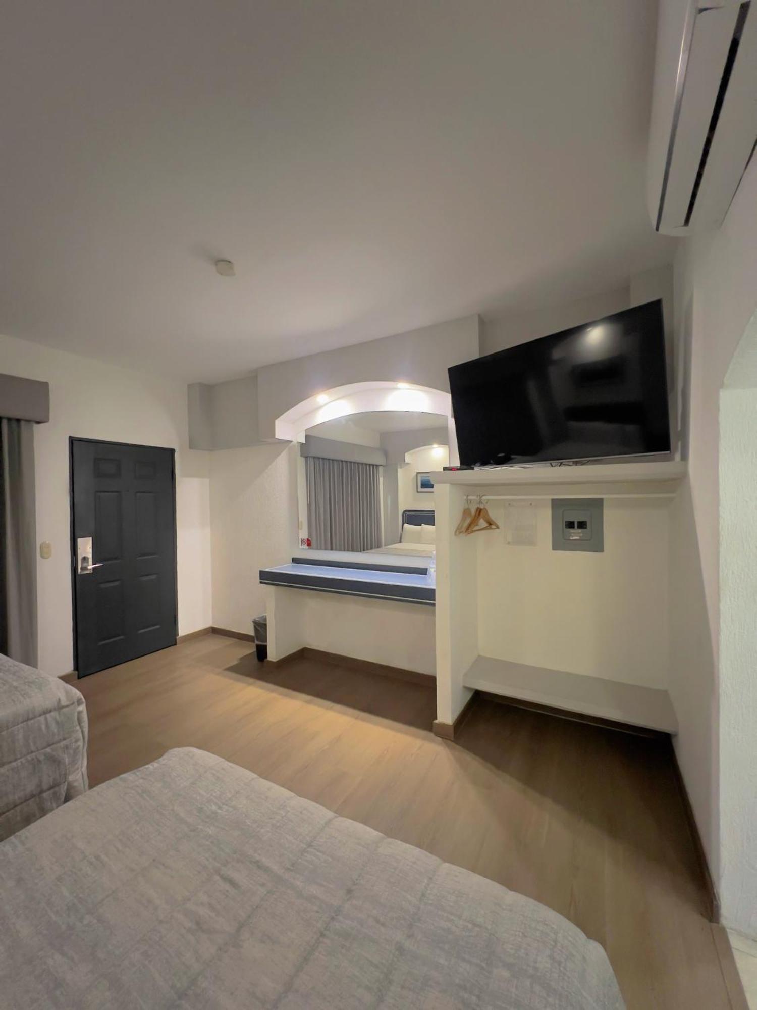 Pacific Inn 3*
